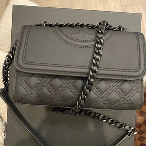 Elegant Black Quilted Chain Bag